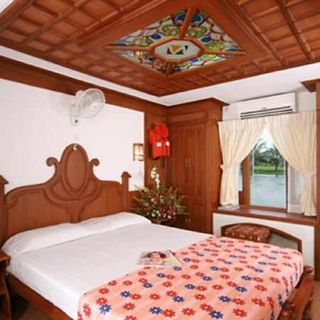 Warmth Lake Haven Alappuzha Εξωτερικό φωτογραφία