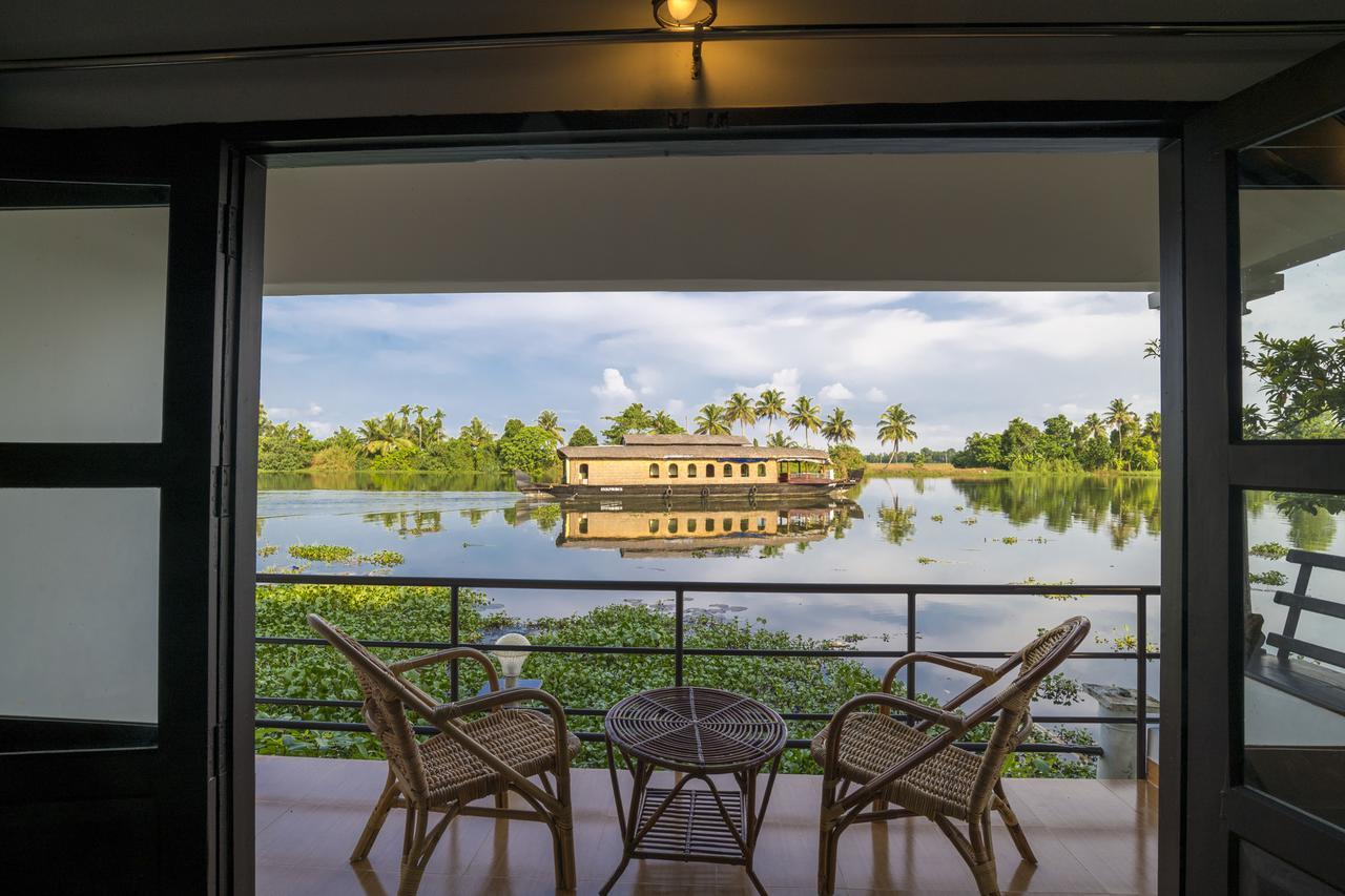 Warmth Lake Haven Alappuzha Εξωτερικό φωτογραφία