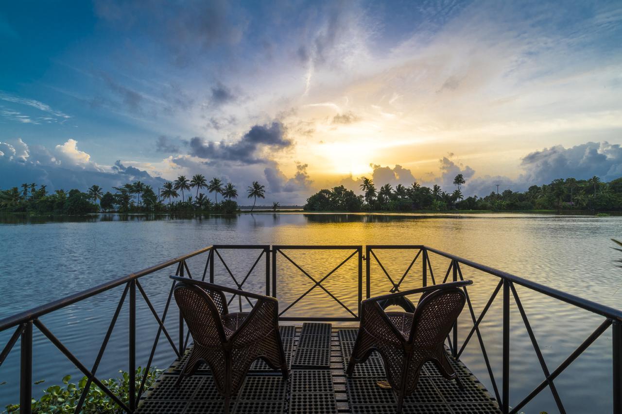 Warmth Lake Haven Alappuzha Εξωτερικό φωτογραφία
