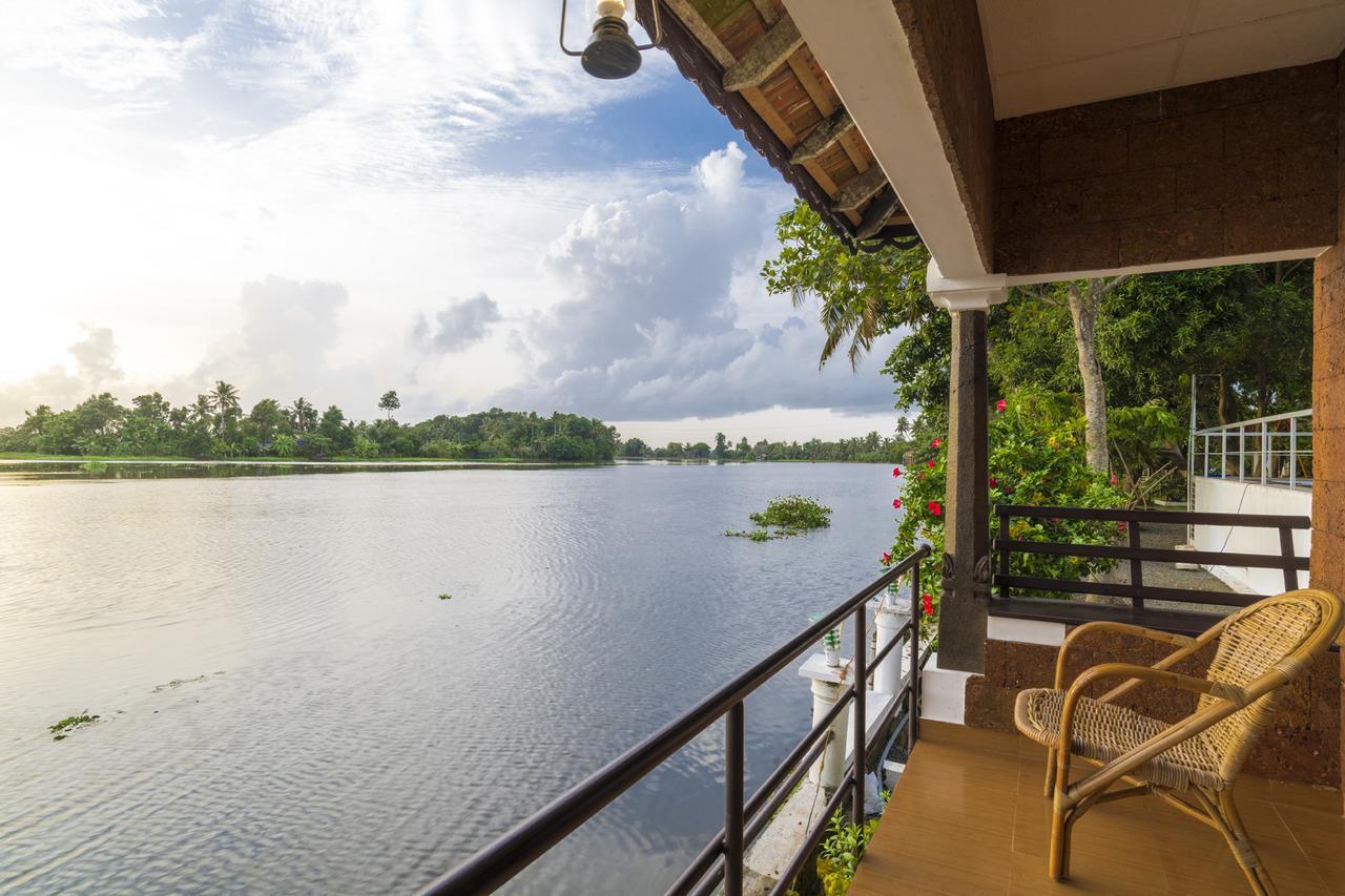 Warmth Lake Haven Alappuzha Εξωτερικό φωτογραφία